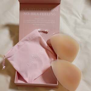 Grippy CAKES Triangles Non-Adhesive Nipple Covers, Caramel